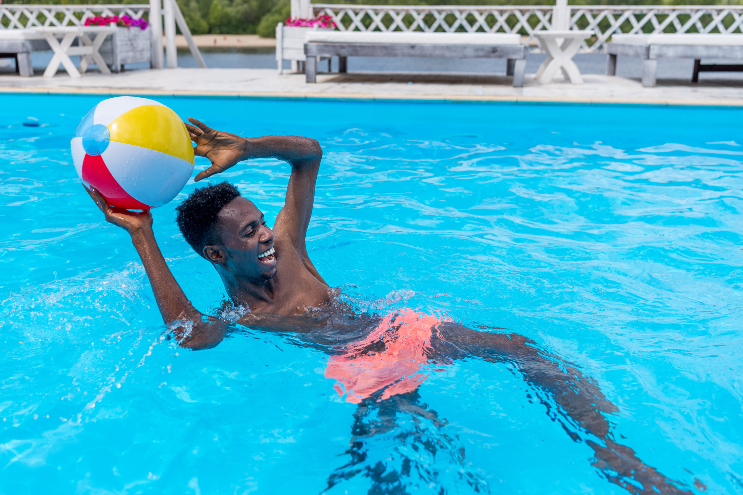3 Reasons You Need Pool Deck Cleaning Services